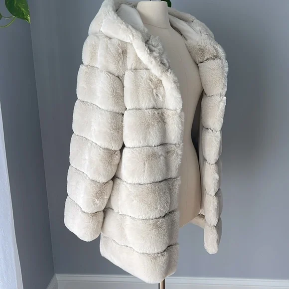 BCBGMAXAZRIA Cream Faux Fur Hooded Coat Size S - Picture 6 of 12